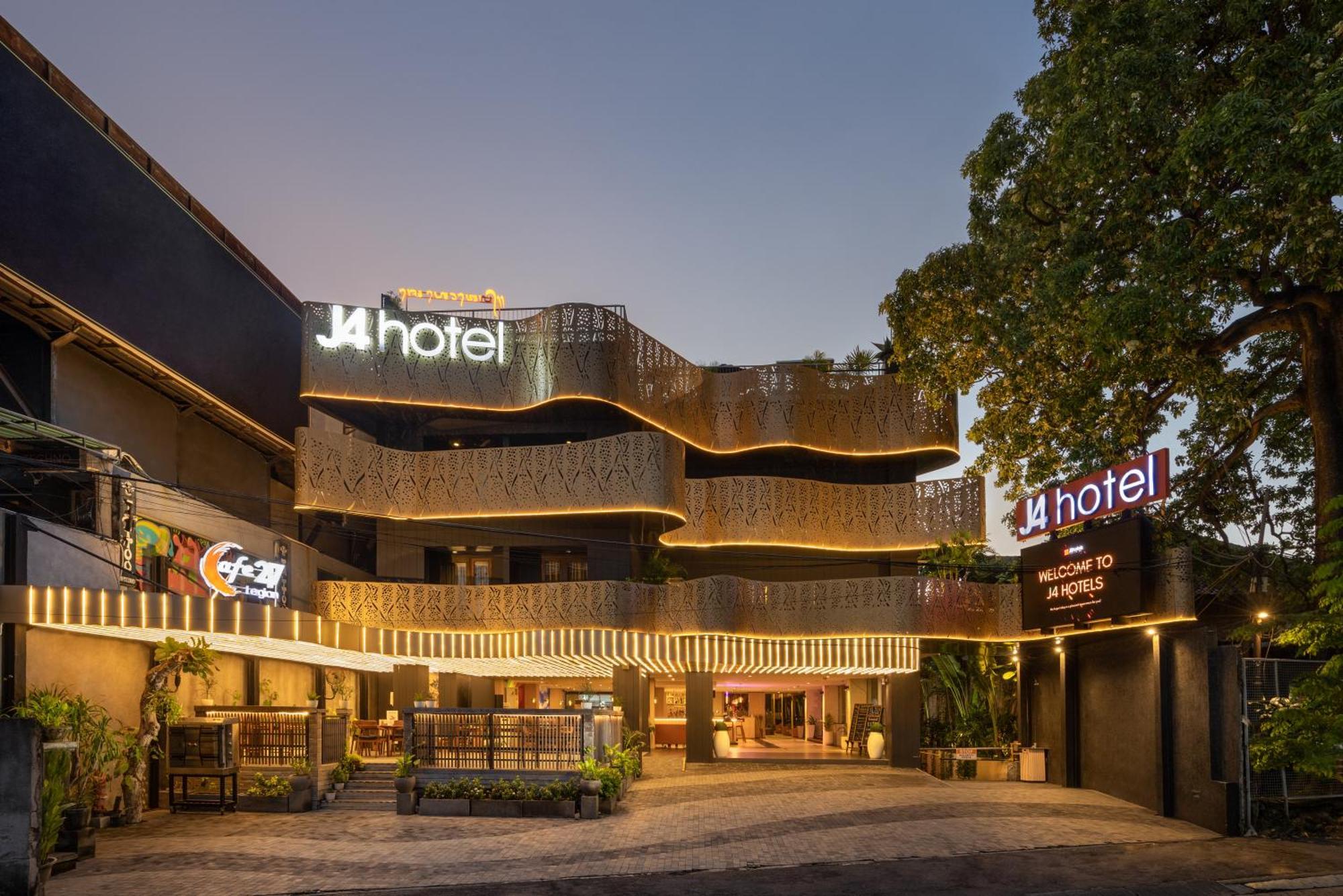 J4 Hotels Legian Exterior photo